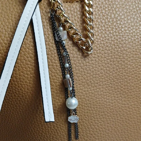 Chain Loop Bag Charm - Picture 2 of 5